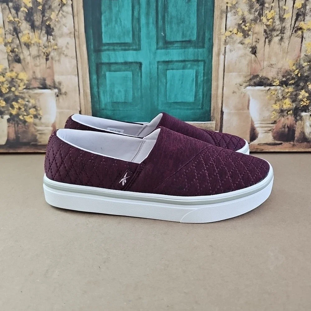Reebok Katura‎ Slip On Casual Sneaker Trainer Shoes Woman's Size 7.5 FZ0476